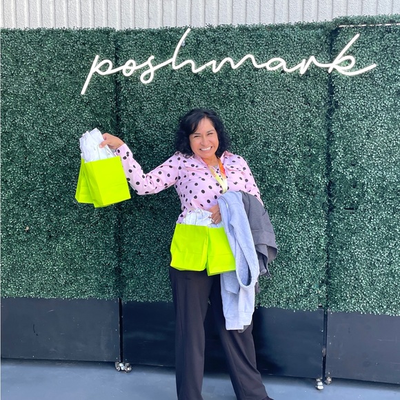 Meet your Posher, Trish. - Picture 3 of 14